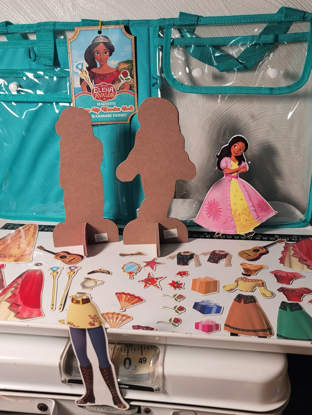 LN. Disney 2018 Elena of Avalor Magnetic Dress-Up Wooden Dolls with Carry Bag
